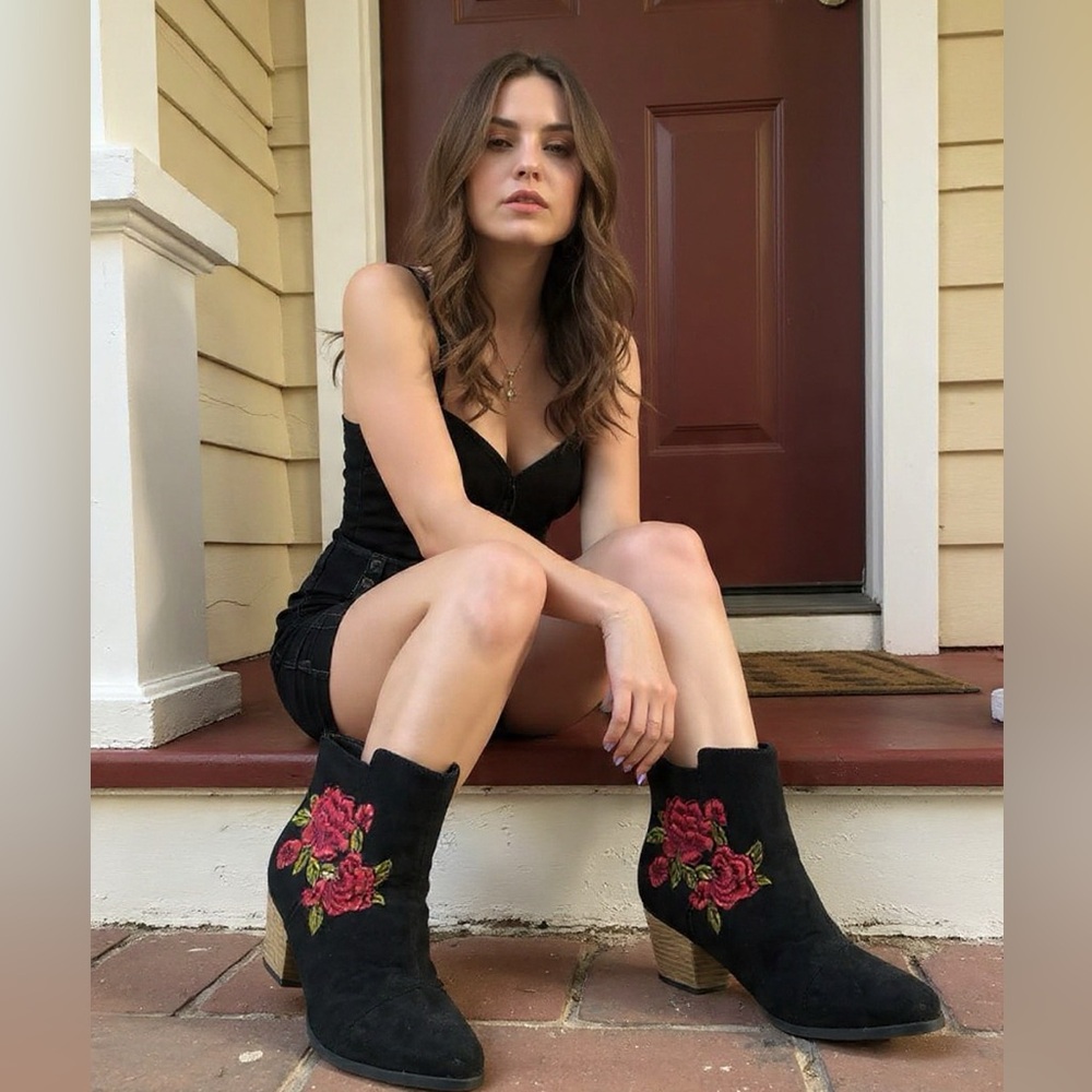 Floral Embroidered Black Ankle Boots